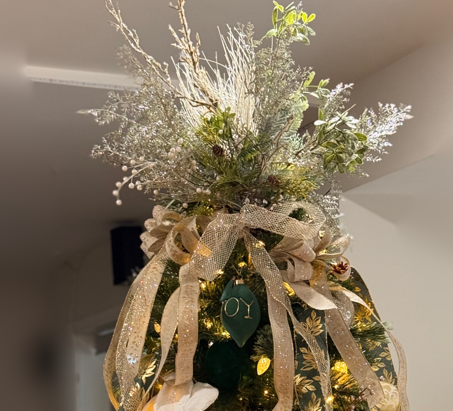 Silver and Gold Holiday Tree Decorating Kit