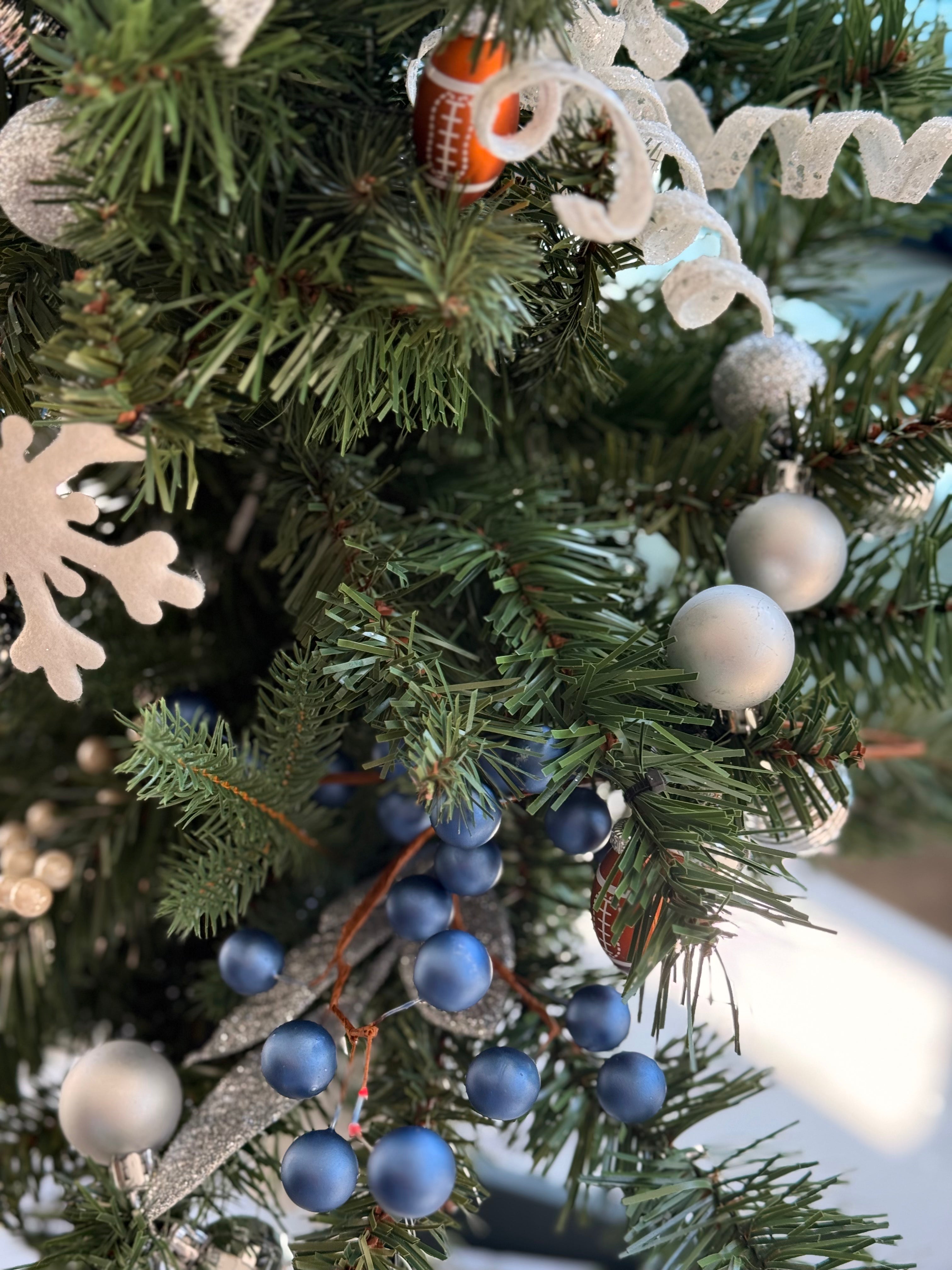 College Dorm Christmas Tree Kit - Customizable School Spirit Edition