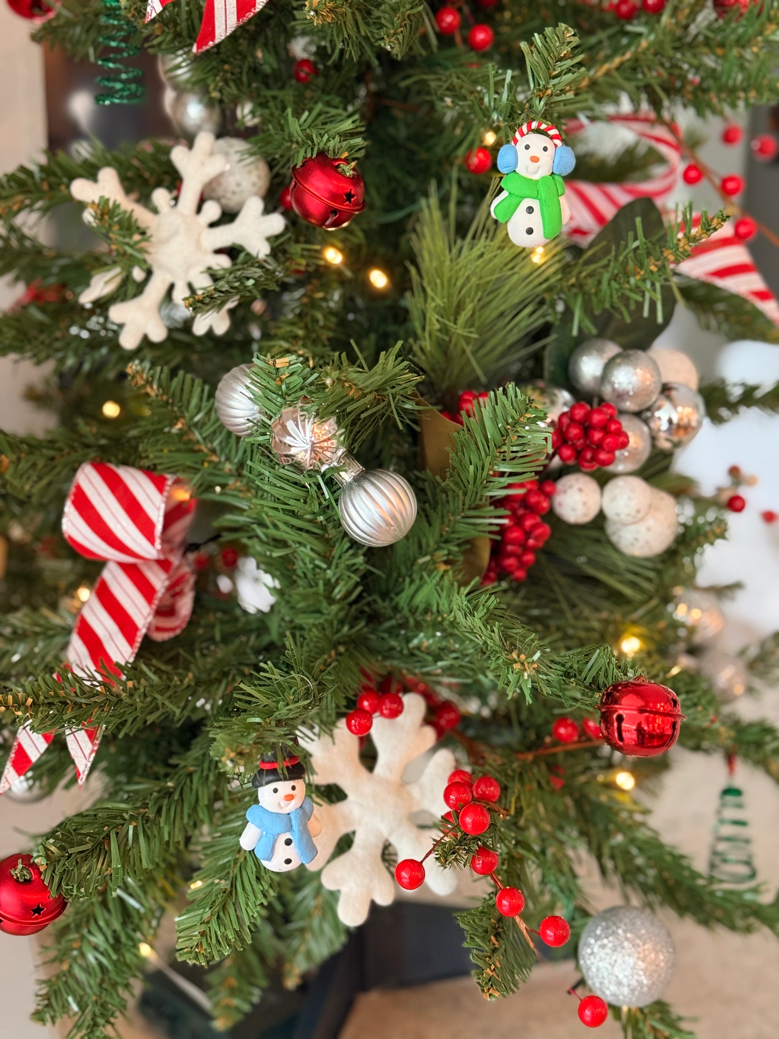 College Dorm Christmas Tree Kit - Customizable School Spirit Edition